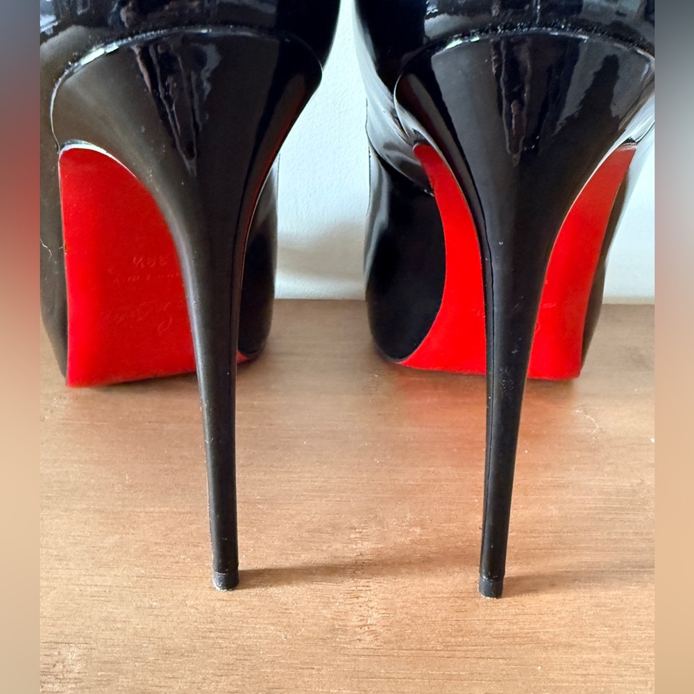 Christian Louboutin Black Patent Leather Heels, New Very Privé, 39.5 - Picture 16 of 17